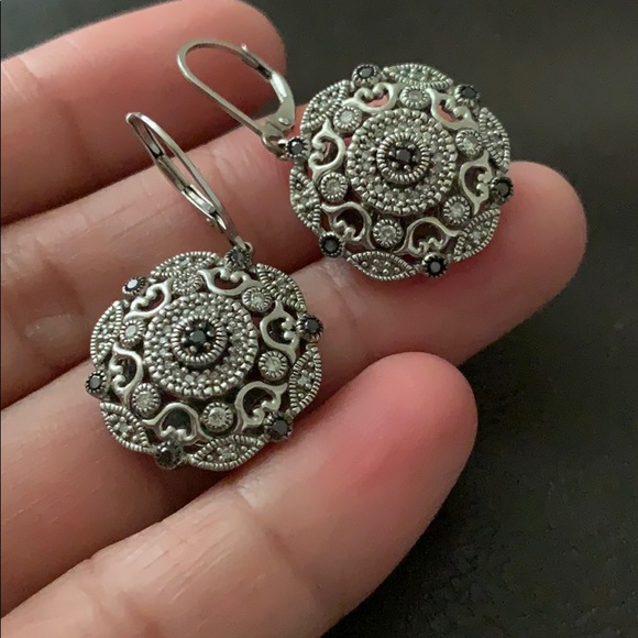 Silver Earring with Diamonds - Picture 6 of 6